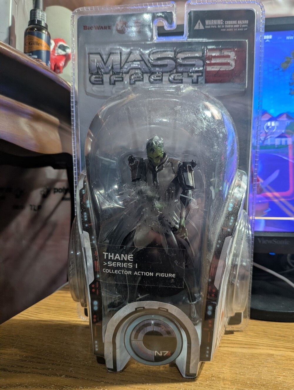 DC Unlimited Mass Effect 2 Series 1 Thane Action Figure MOSC  New Sealed